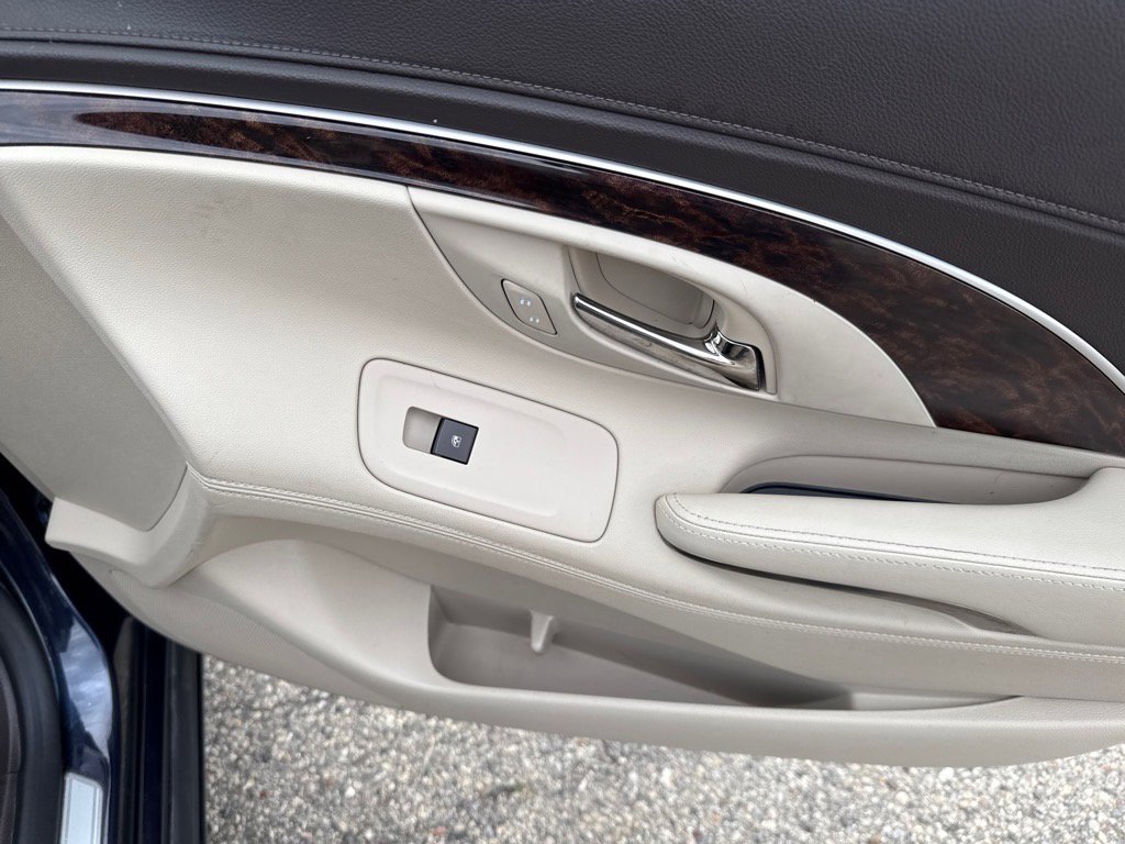 Used 2016 Buick LaCrosse image 23