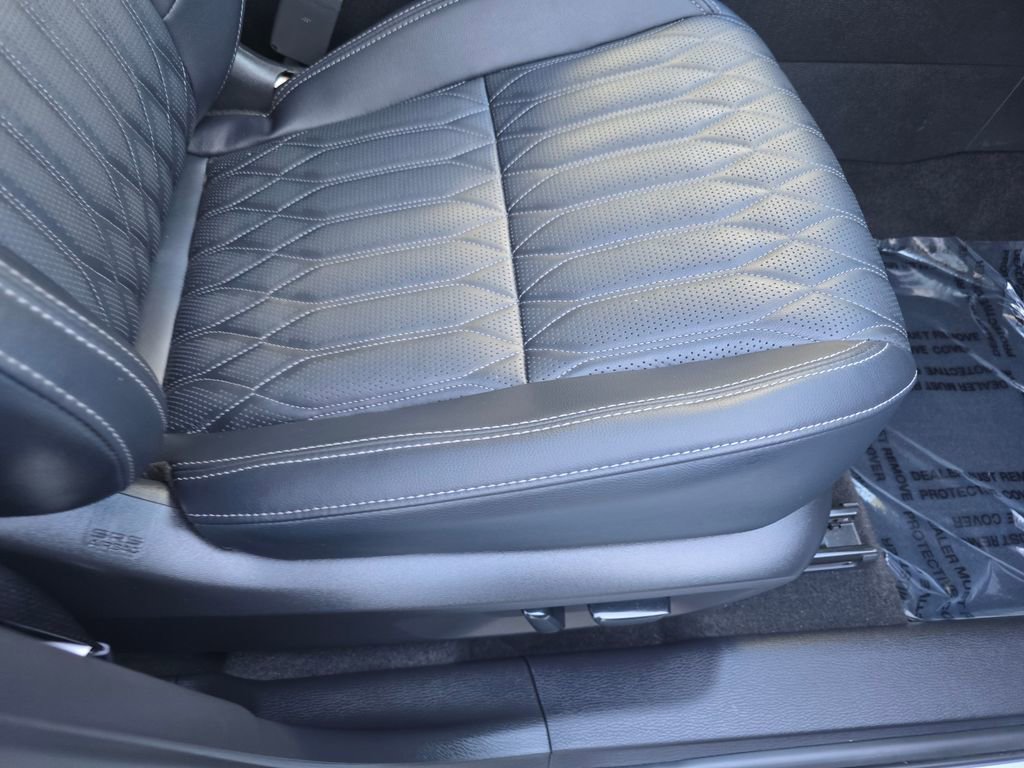 Used 2025 Mitsubishi Outlander SEL image 25