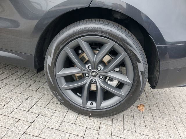 Used 2025 Land Rover Range Rover Sport SE image 11