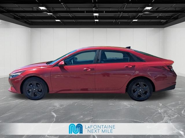 Used 2023 Hyundai Elantra SEL w/ Cargo Package FWD image 2