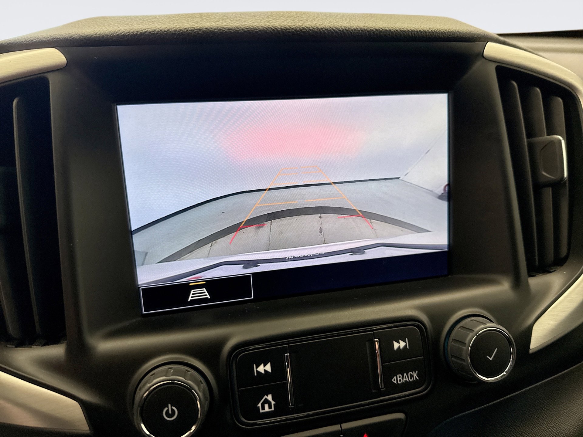 Used 2023 GMC Terrain SLT image 16