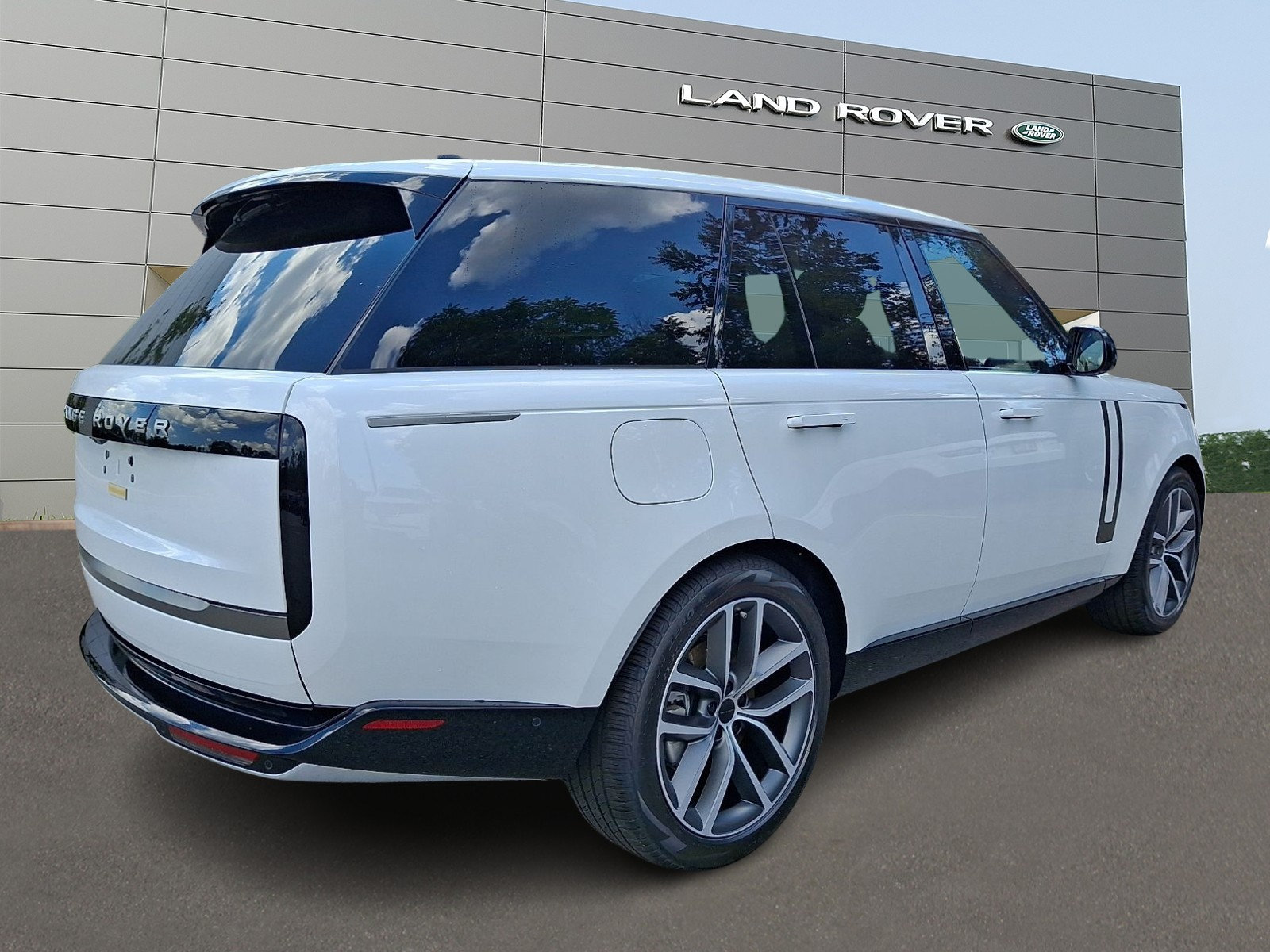 New 2026 Land Rover Range Rover SE AWD/4WD image 2