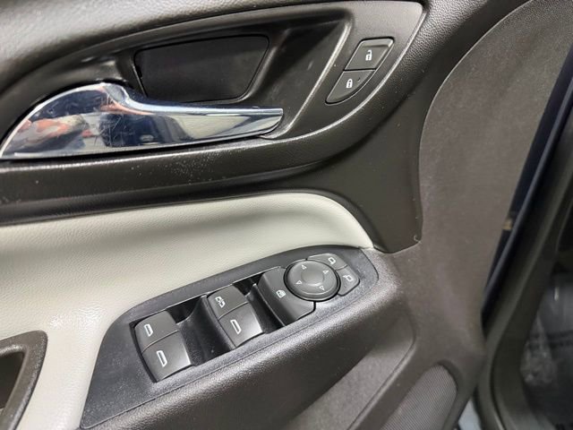 Used 2018 Chevrolet Equinox LS FWD image 16