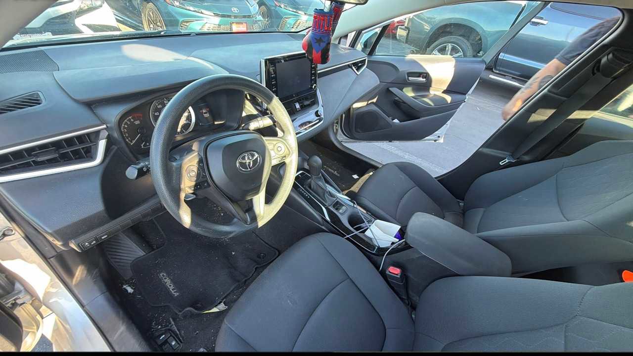 Used 2020 Toyota Corolla LE image 4