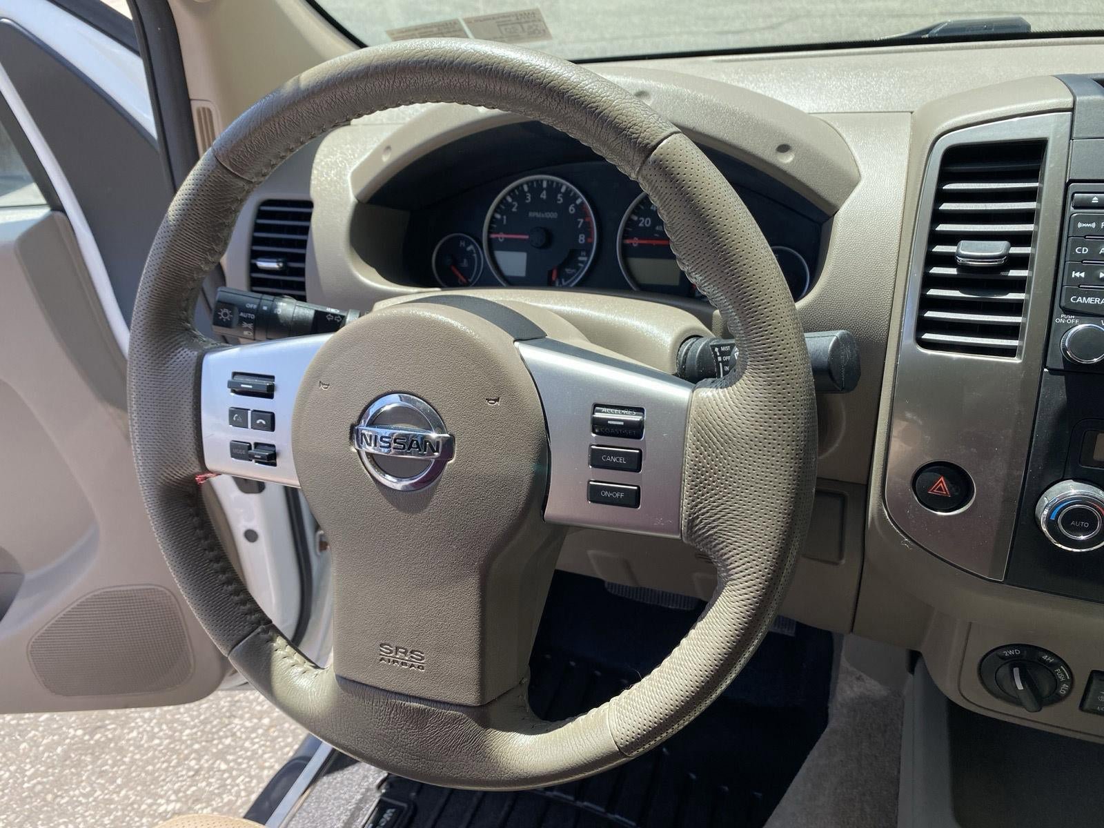 Used 2013 Nissan Frontier SL w/ Moonroof Pkg AWD/4WD image 20
