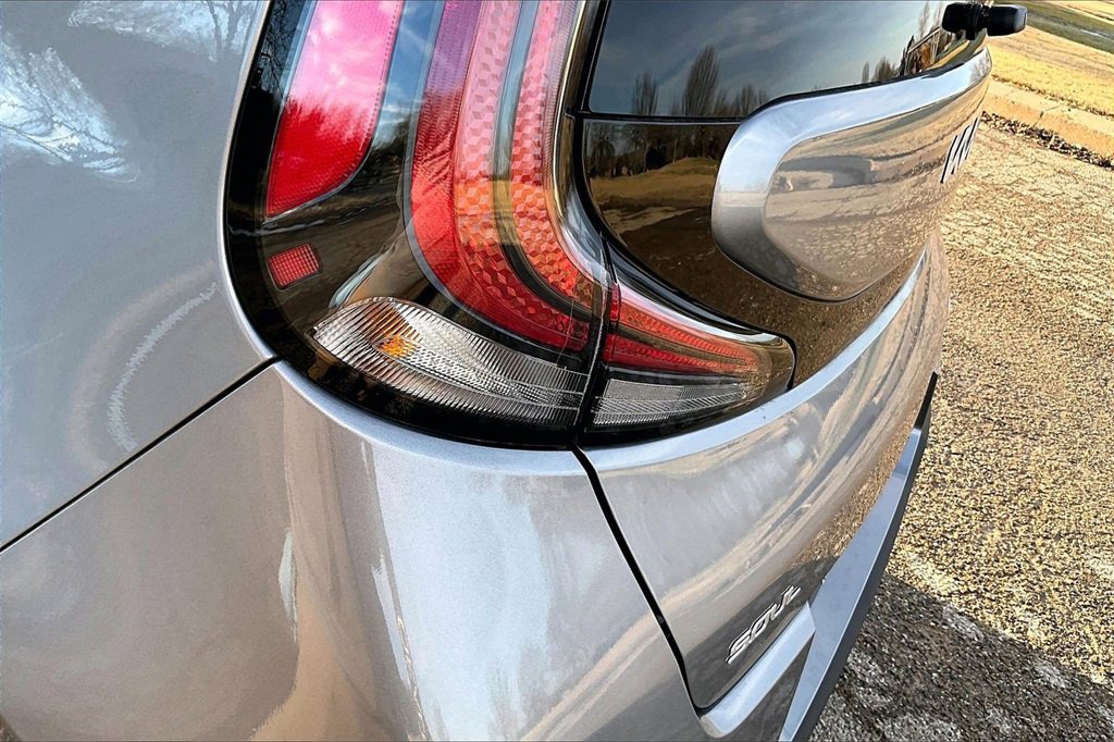 Certified 2025 Kia Soul EX image 31