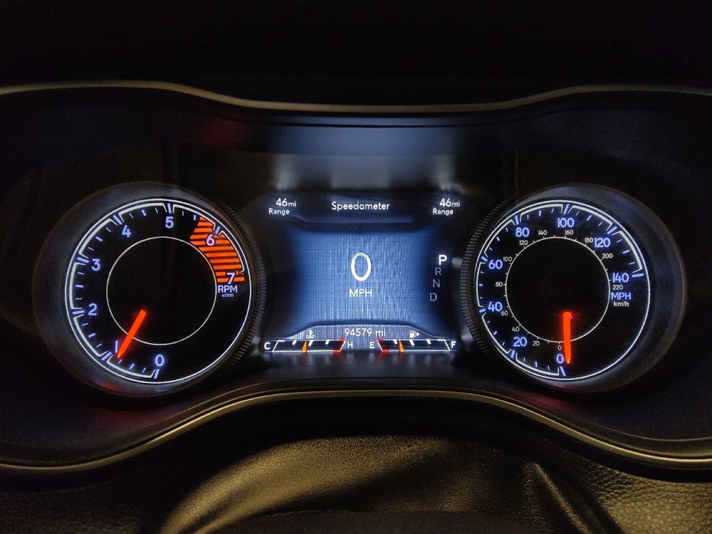 Used 2019 Jeep Cherokee Trailhawk image 23