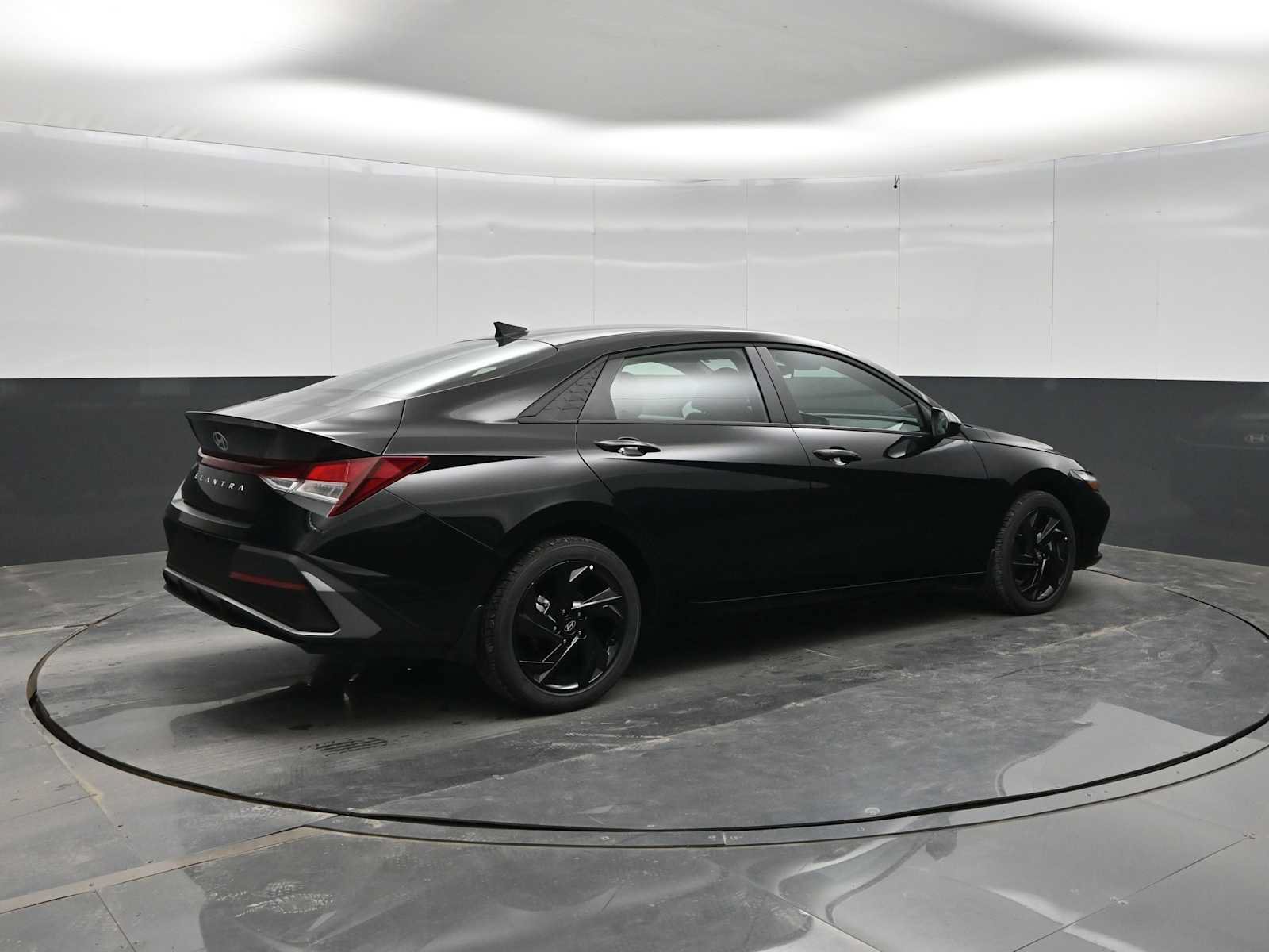New 2026 Hyundai Elantra SEL Sport FWD image 8