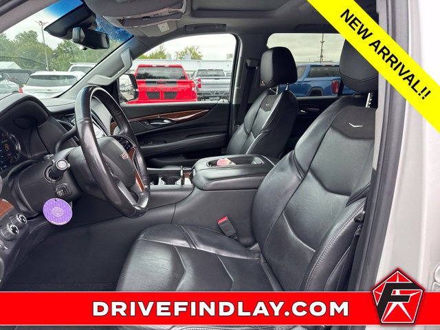 Used 2019 Cadillac Escalade Luxury AWD/4WD image 2
