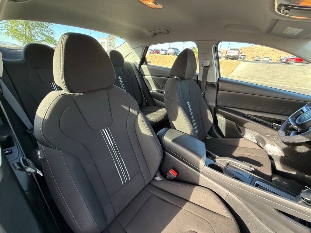 Used 2024 Hyundai Elantra SEL image 13