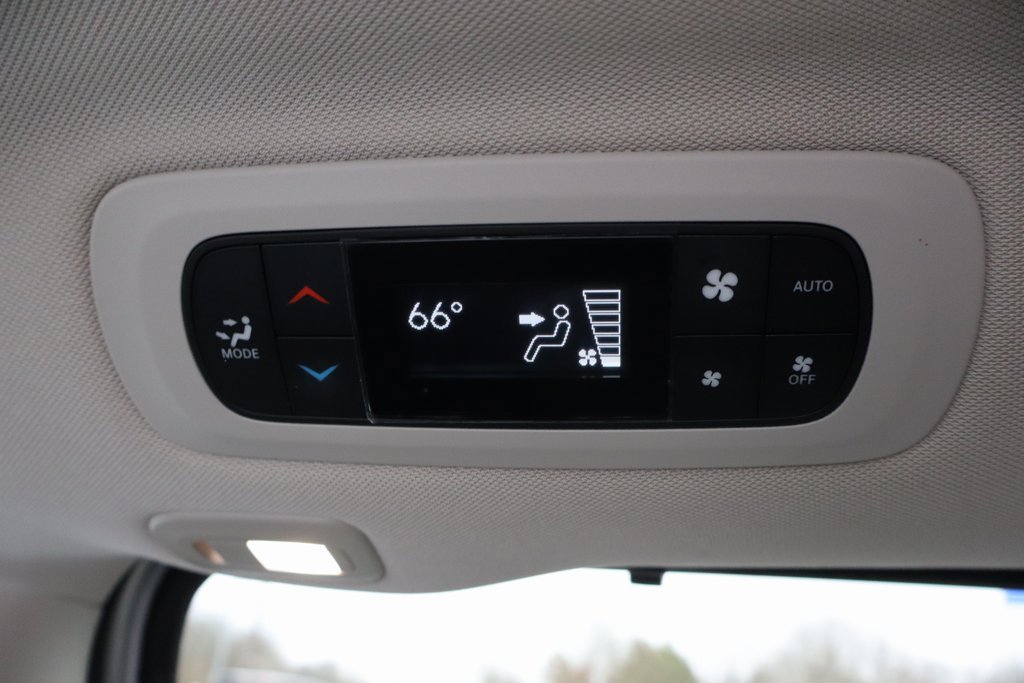 Used 2022 Chrysler Pacifica Limited image 30