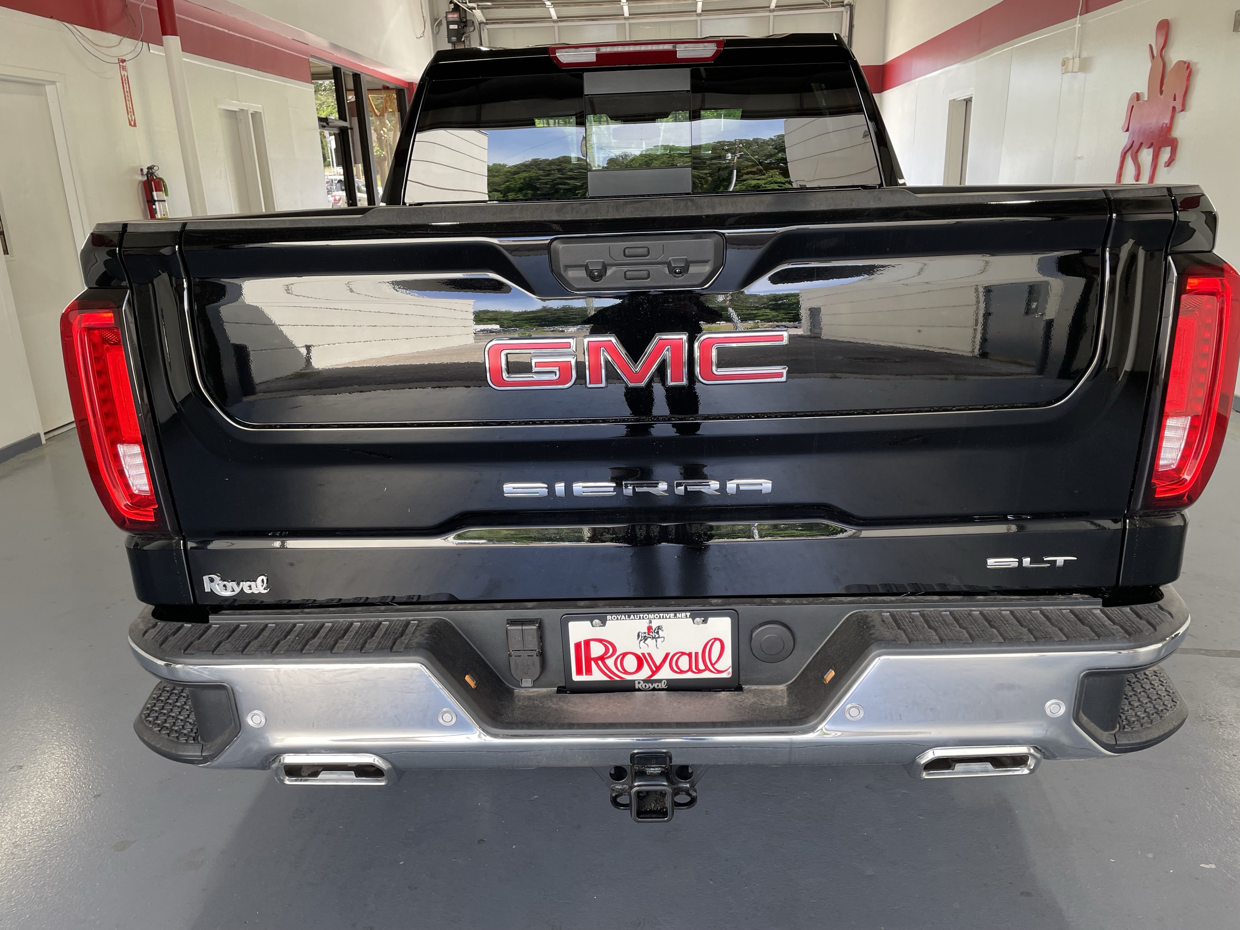 New 2026 GMC Sierra 1500 SLT w/ SLT Premium Plus Package AWD/4WD image 5