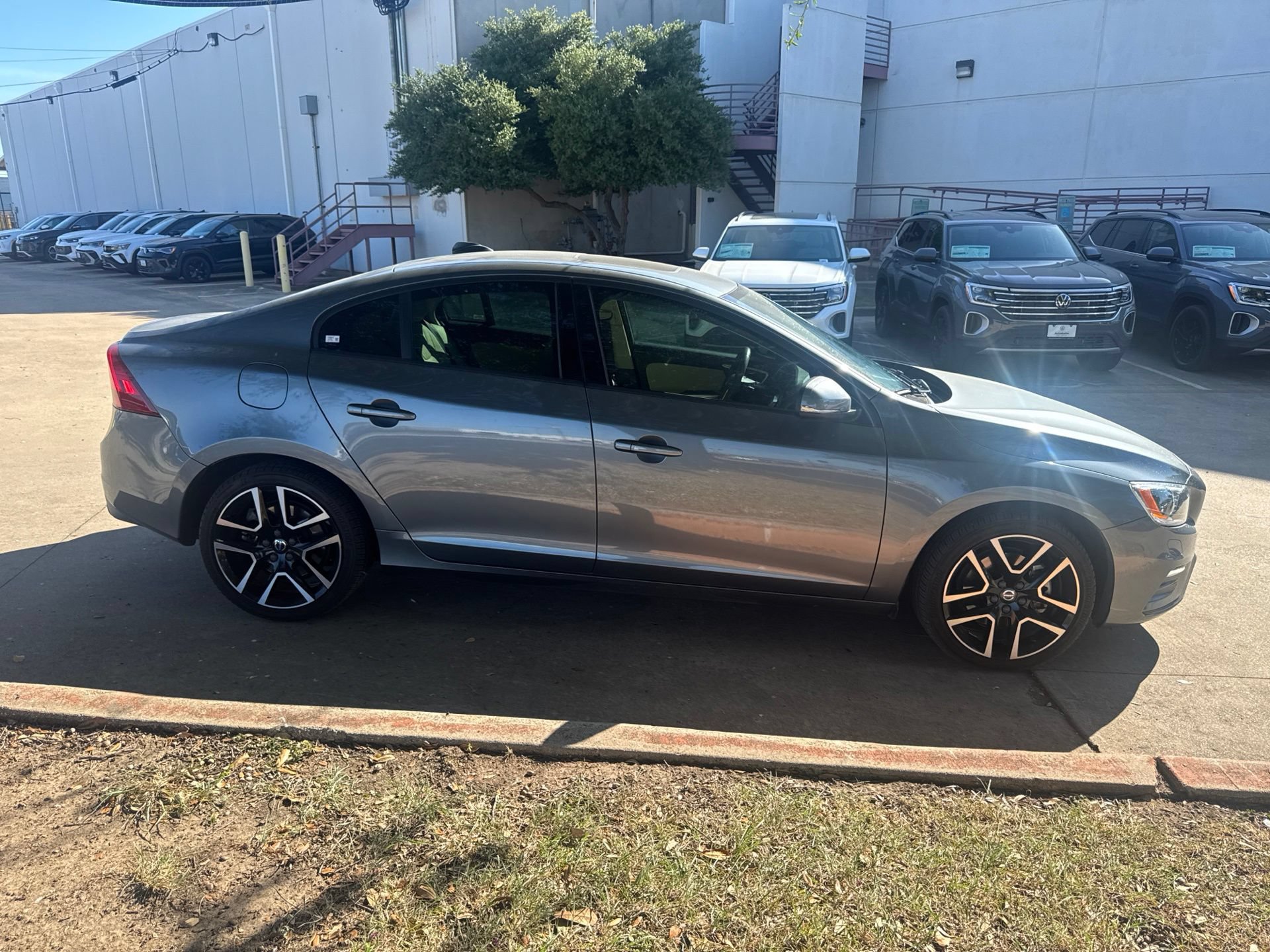 Used 2018 Volvo S60 T5 Dynamic w/ Vision Package FWD image 4
