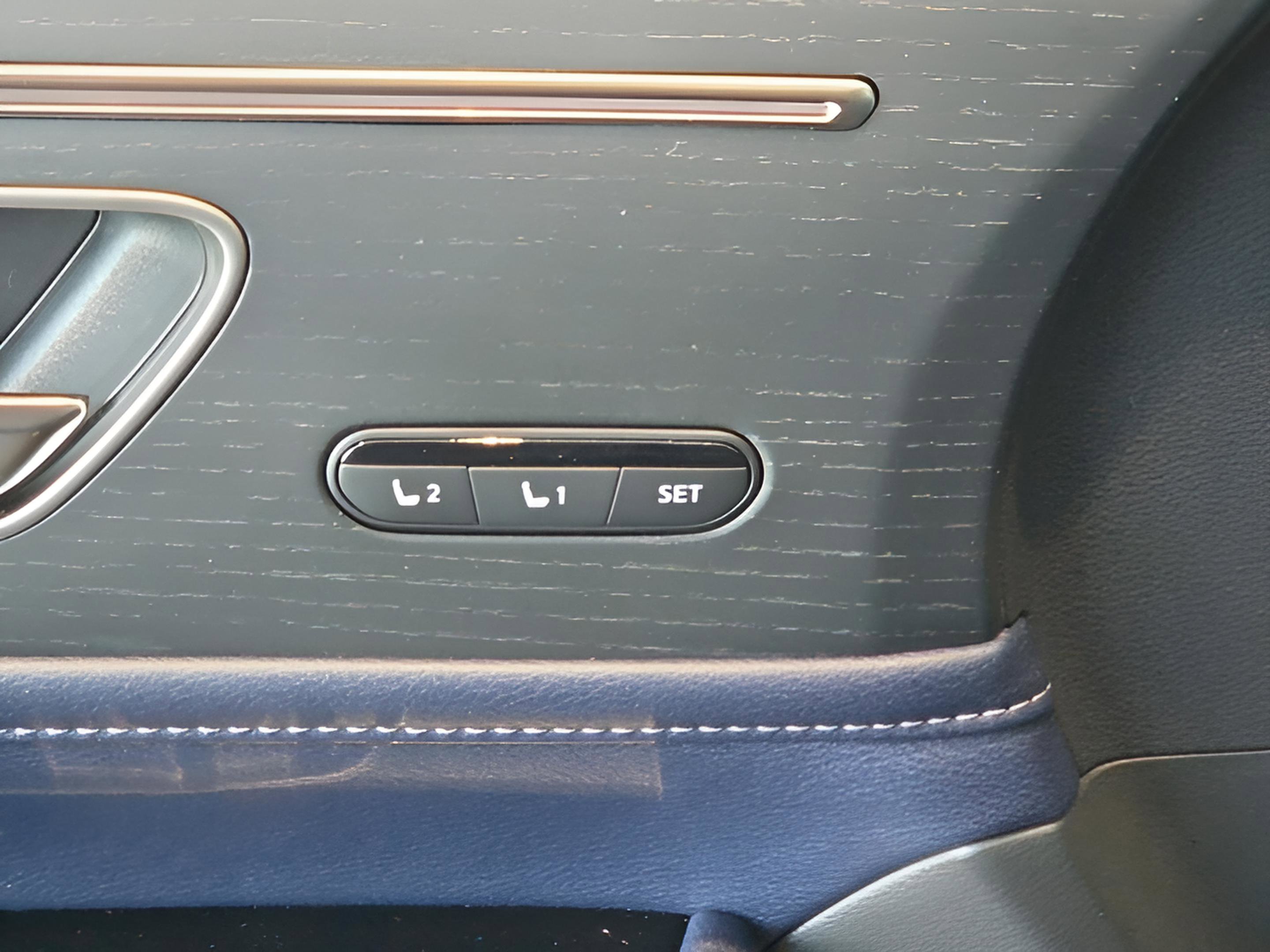 New 2026 INFINITI QX80 4WD w/ Sport Exterior Package image 18