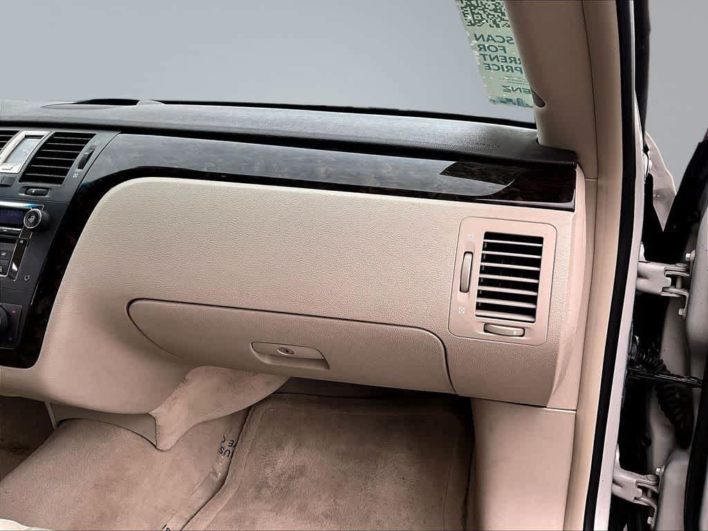 Used 2008 Cadillac DTS FWD image 27