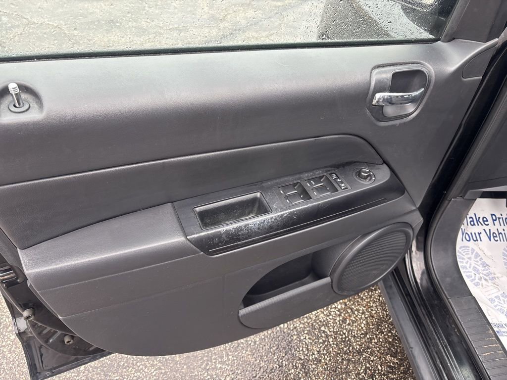 Used 2016 Jeep Compass Sport w/ Power Value Group image 21