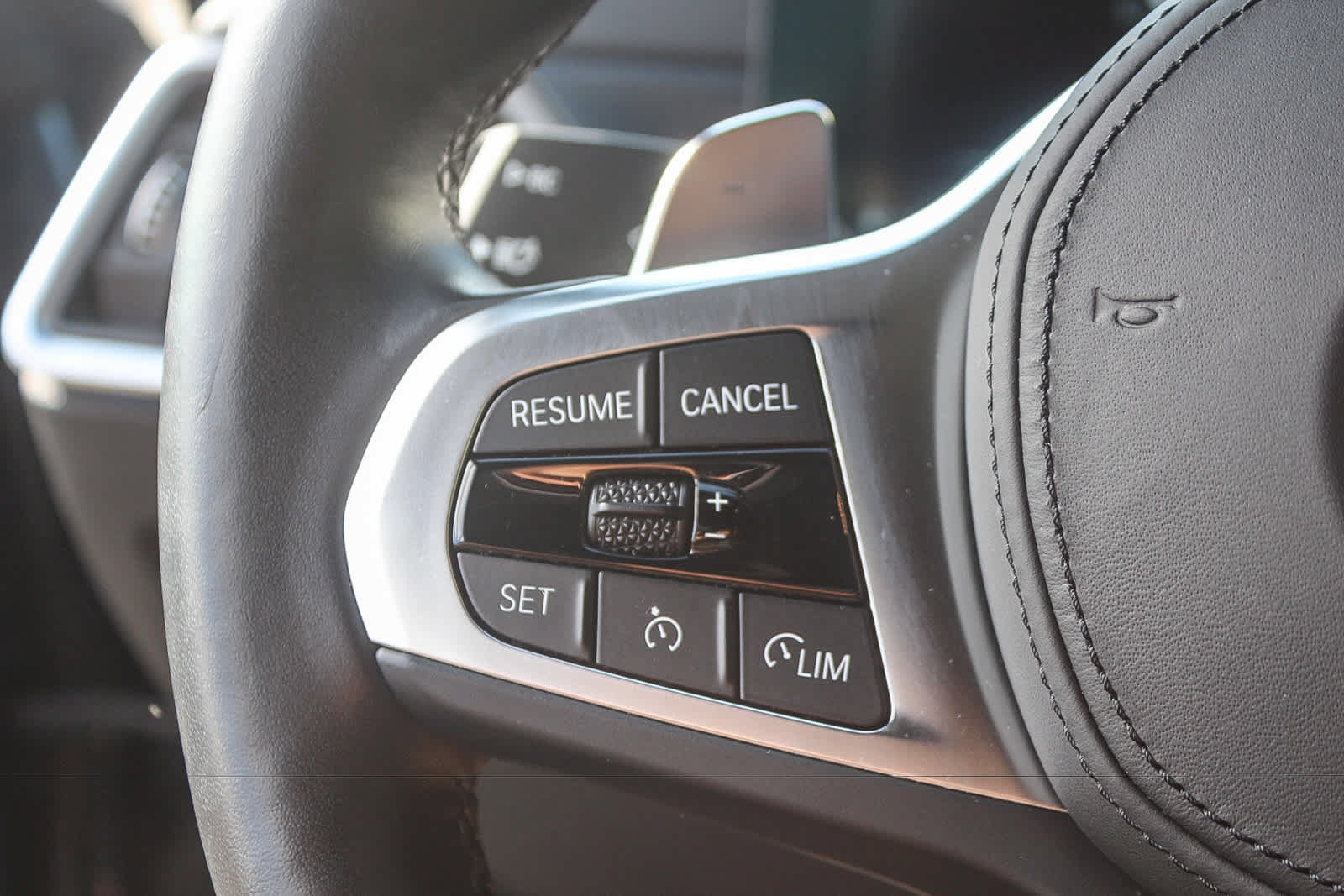 Used 2024 BMW 430i Coupe w/ M Sport Package RWD image 22