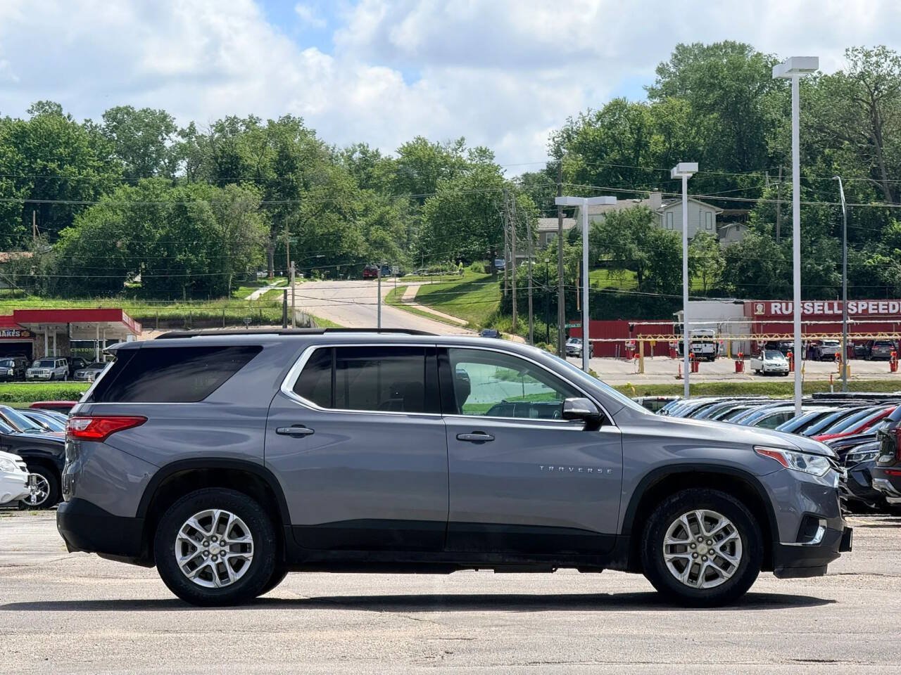 Used 2020 Chevrolet Traverse LT w/ Driver Confidence II Package AWD/4WD image 6