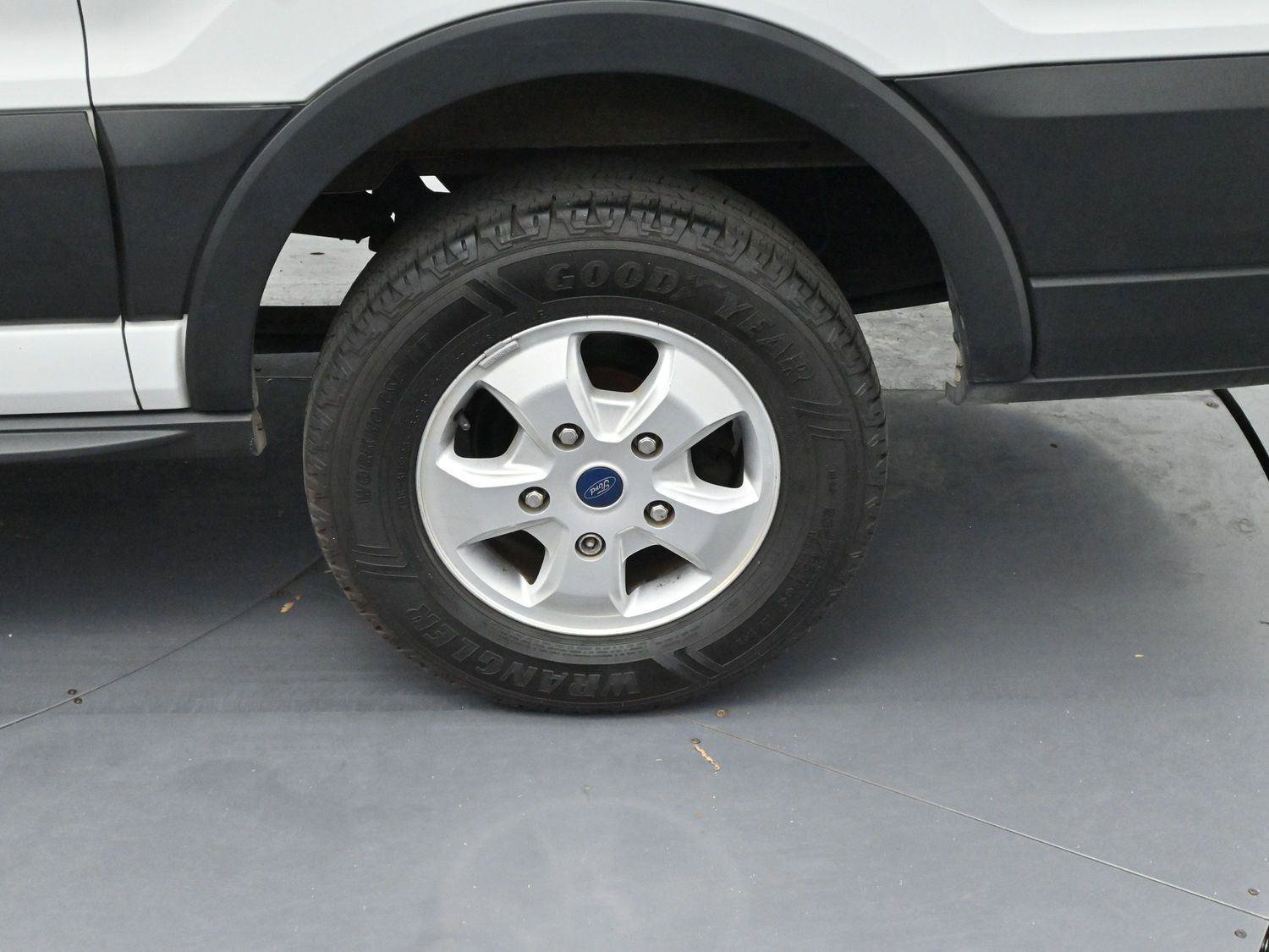 Used 2019 Ford Transit 250 130 Low Roof image 32