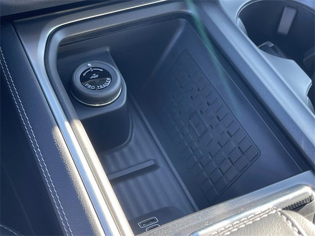New 2025 Ford Expedition Max Platinum w/ Stealth Appearance Package image 30
