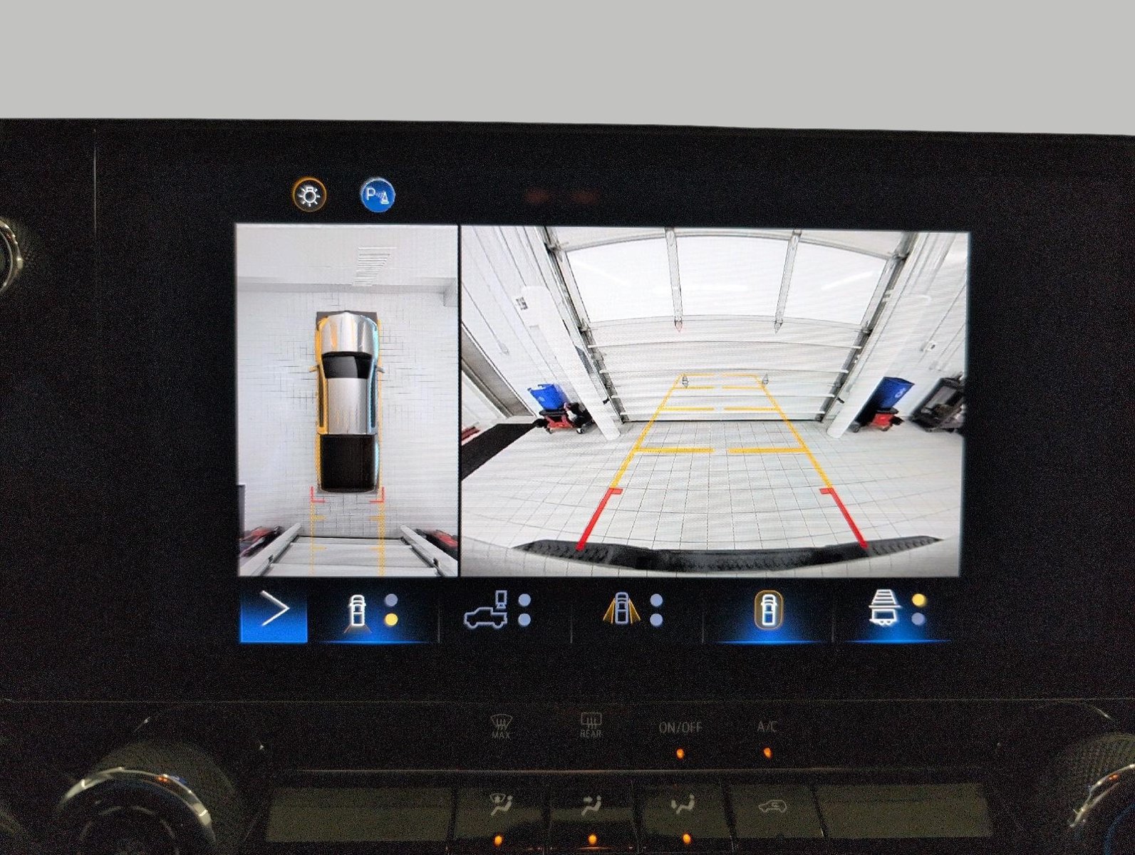 Used 2023 Chevrolet Colorado Trail Boss w/ Technology Package AWD/4WD image 15