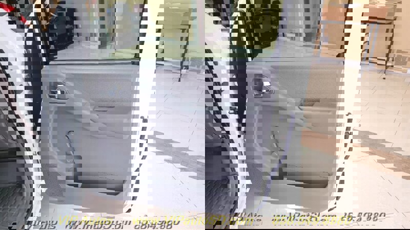 Used 2014 Nissan Frontier S image 6