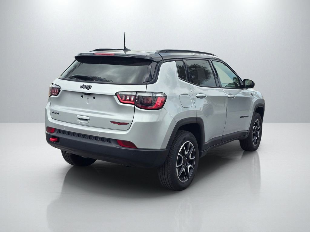 Used 2024 Jeep Compass Trailhawk AWD/4WD image 5