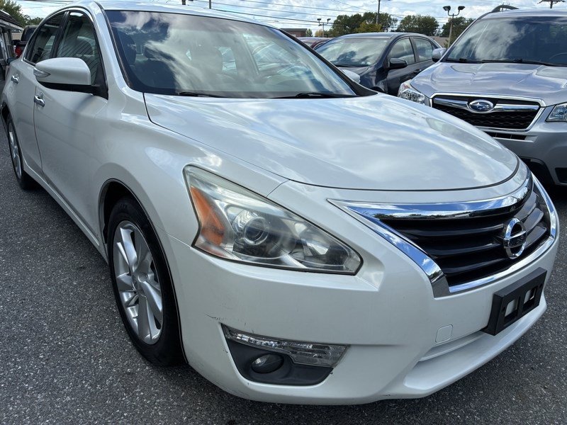 Used 2013 Nissan Altima 2.5 SL w/ Technology Pkg FWD image 1