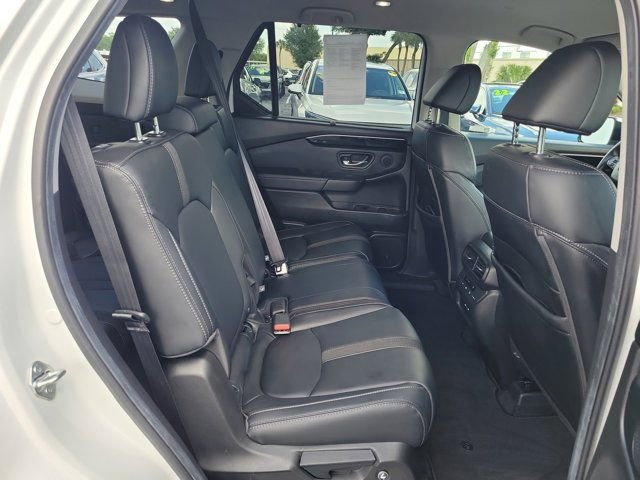 Used 2025 Honda Pilot EX-L image 9