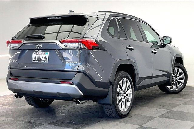Used 2023 Toyota RAV4 Limited image 13