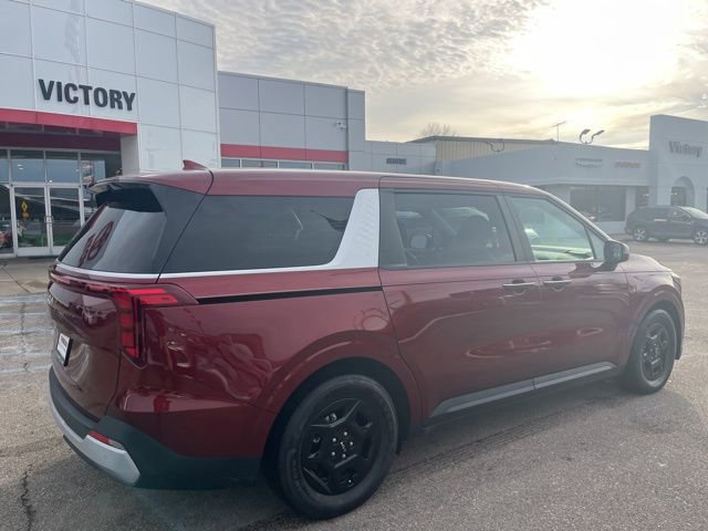 Used 2025 Kia Carnival image 4