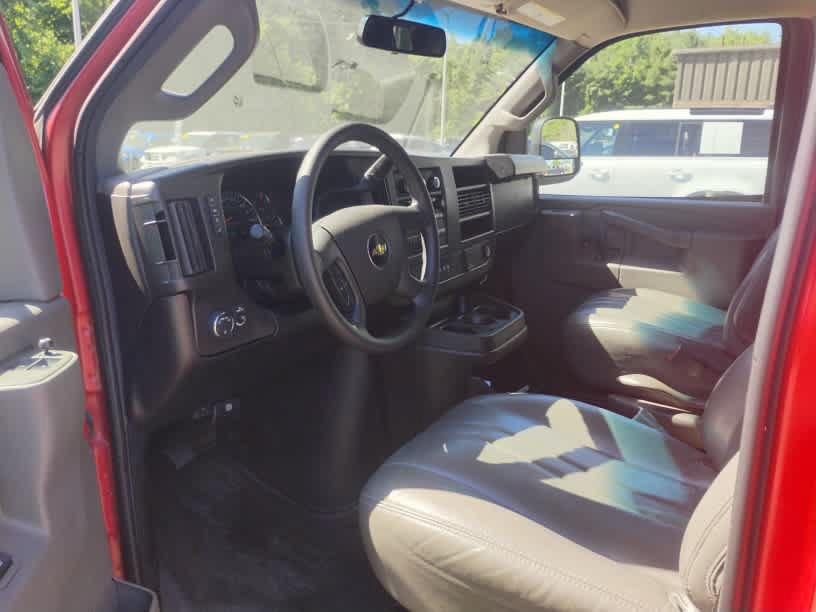 Used 2022 Chevrolet Express 3500 LS RWD image 9