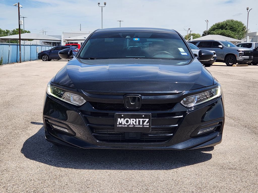 Used 2018 Honda Accord Sport image 2