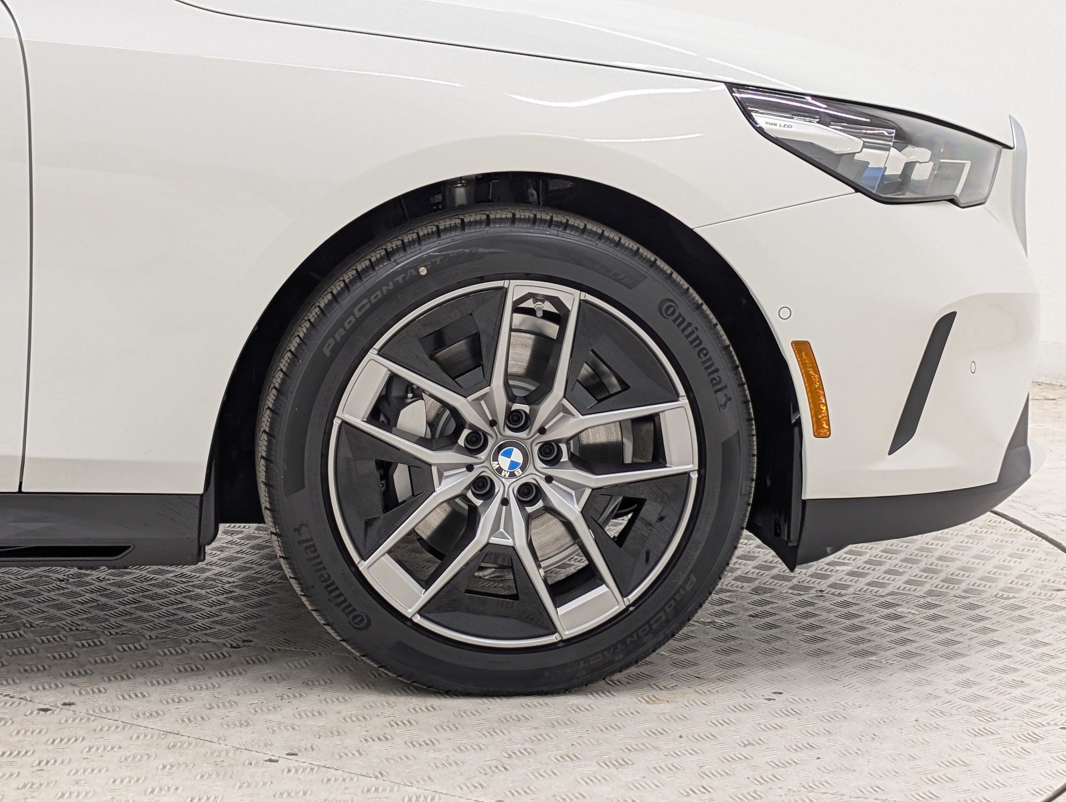 New 2026 BMW 530i w/ Premium Package RWD image 12