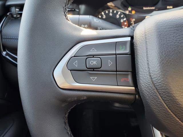 Used 2026 Jeep Compass Latitude image 9