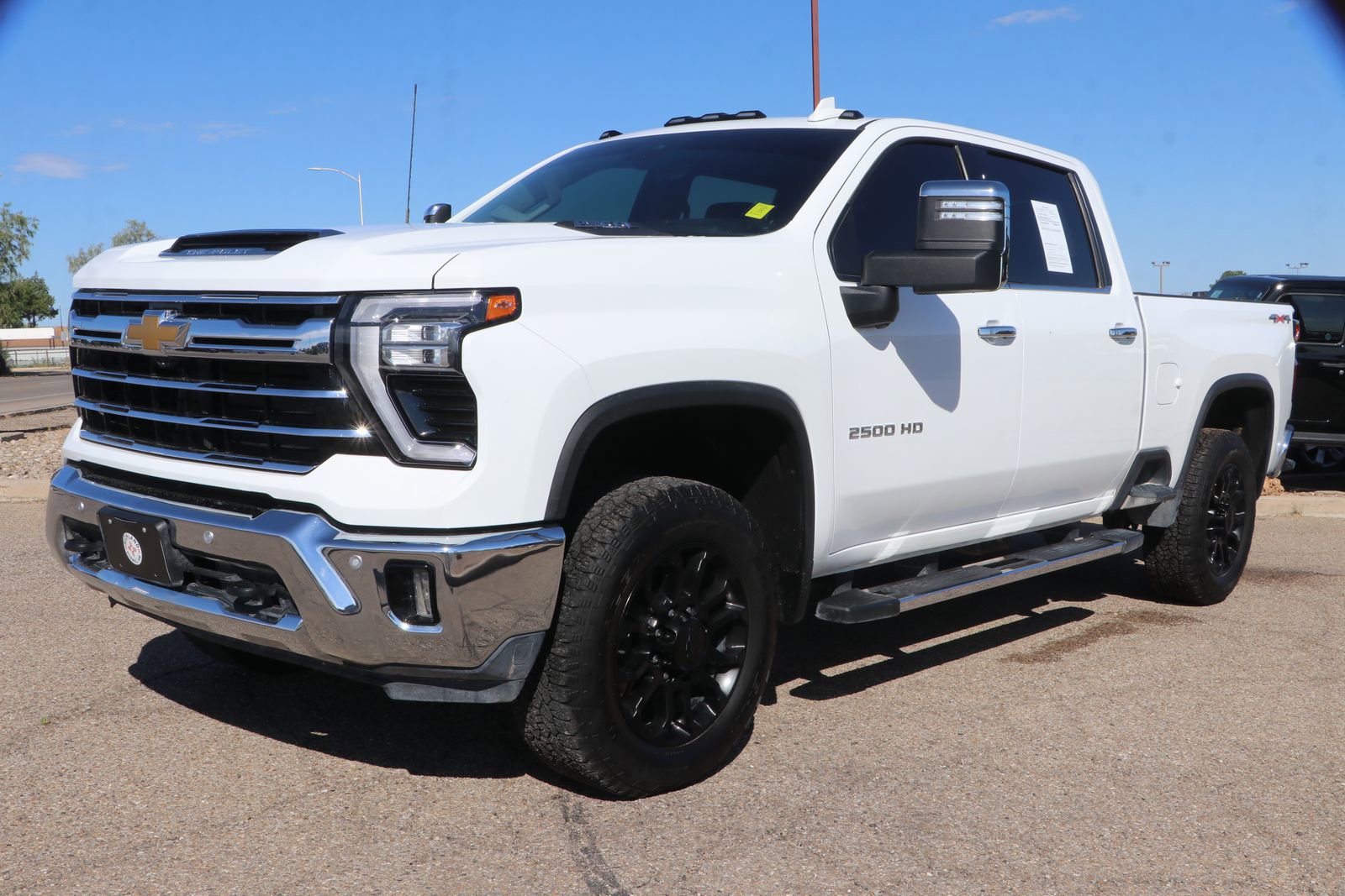 Used 2025 Chevrolet Silverado 2500 LTZ w/ LTZ Premium Package image 3
