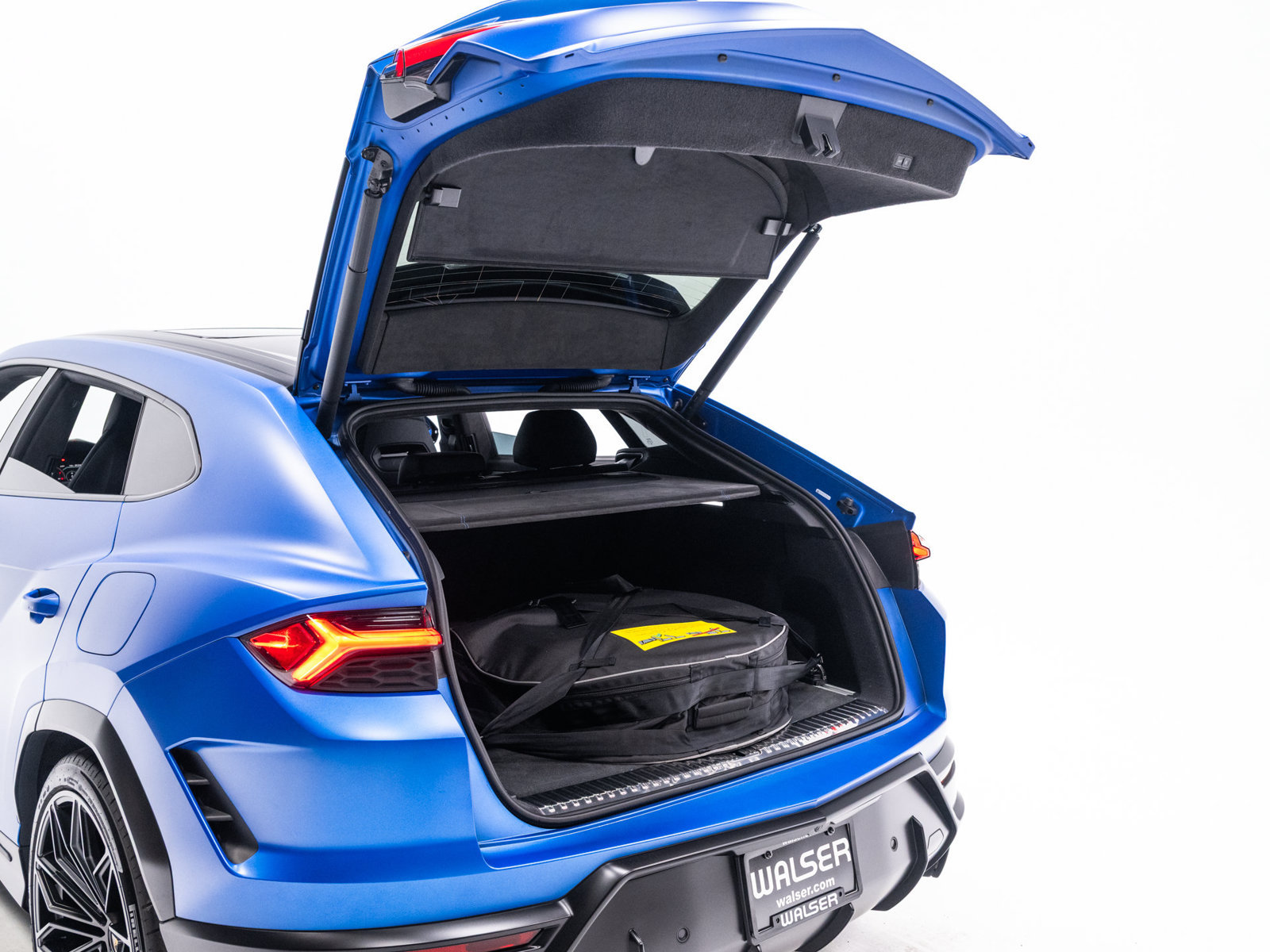 Used 2025 Lamborghini Urus SE AWD/4WD image 96