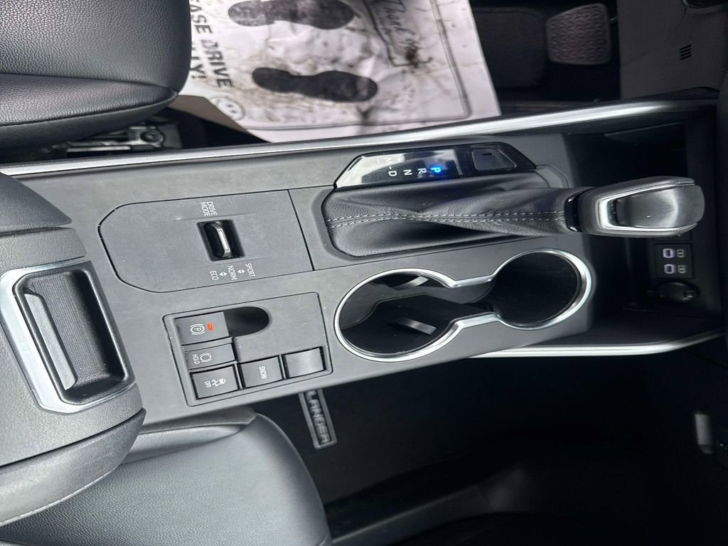 Used 2023 Toyota Highlander XLE image 25