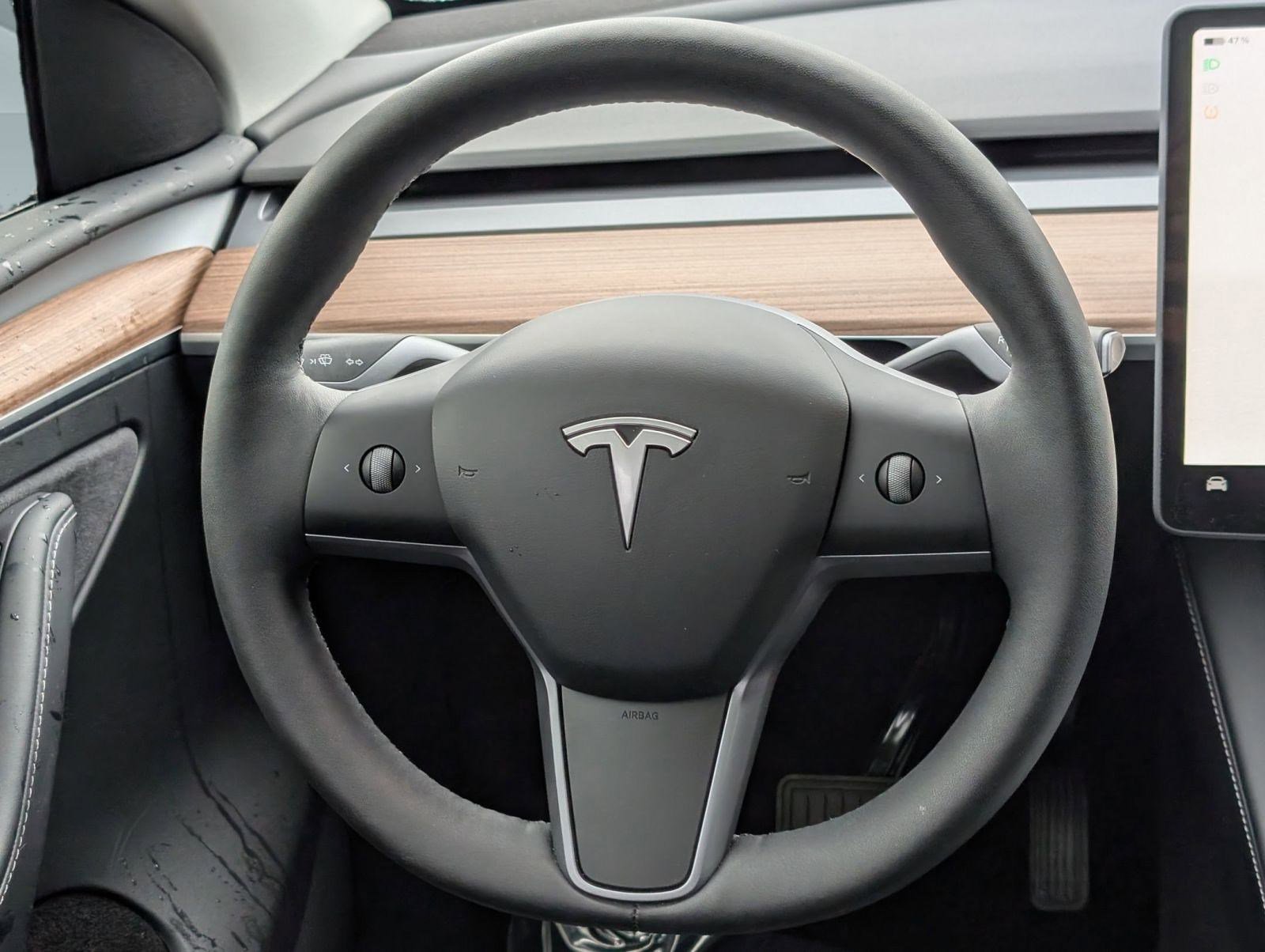 Used 2025 Tesla Model Y Long Range image 17