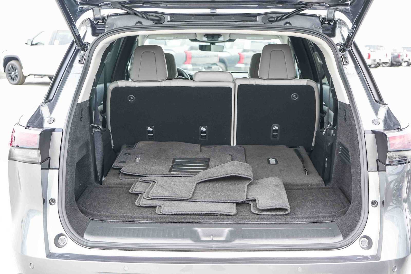 Used 2026 INFINITI QX60 Luxe w/ Cargo Package FWD image 28