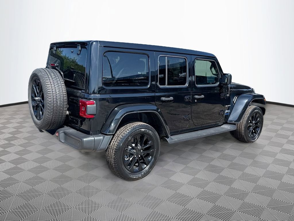 Used 2021 Jeep Wrangler Unlimited Sahara w/ Cold Weather Group AWD/4WD image 6