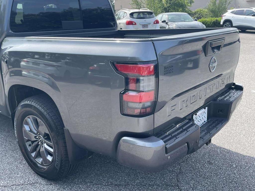 Used 2025 Nissan Frontier SV w/ SV Convenience Package RWD image 12