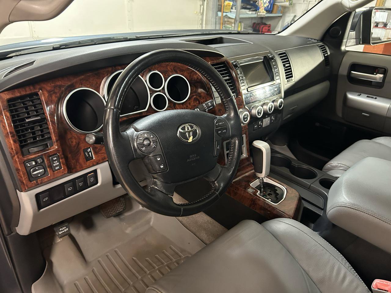 Used 2008 Toyota Sequoia Limited AWD/4WD image 63