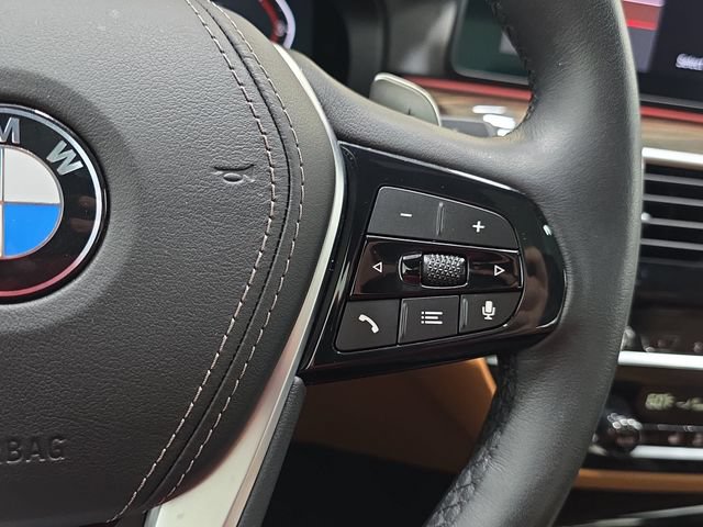 Certified 2023 BMW 530i xDrive w/ Executive Package AWD/4WD image 14