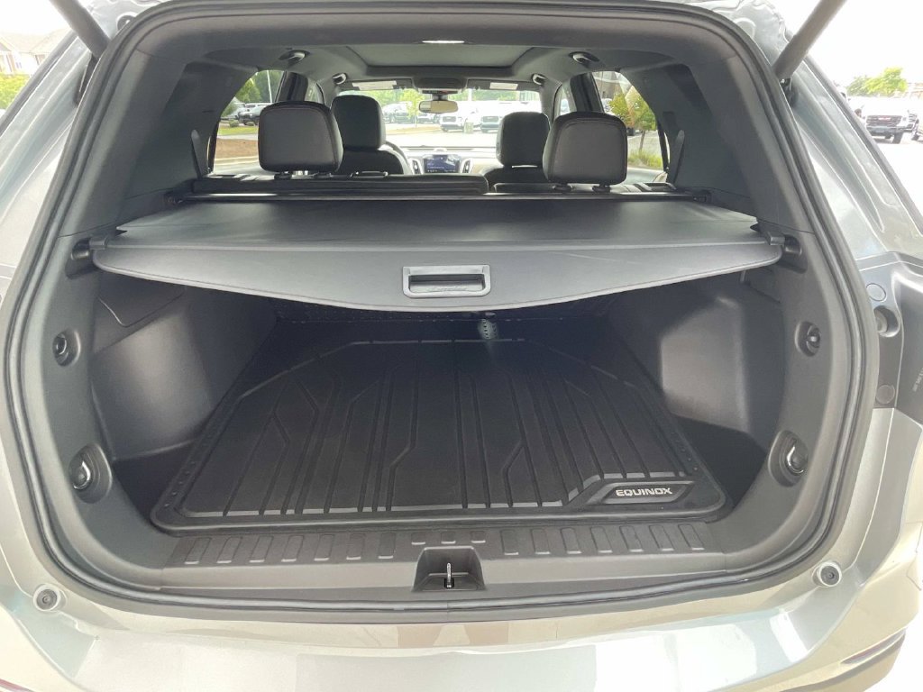 Used 2024 Chevrolet Equinox Premier FWD image 9