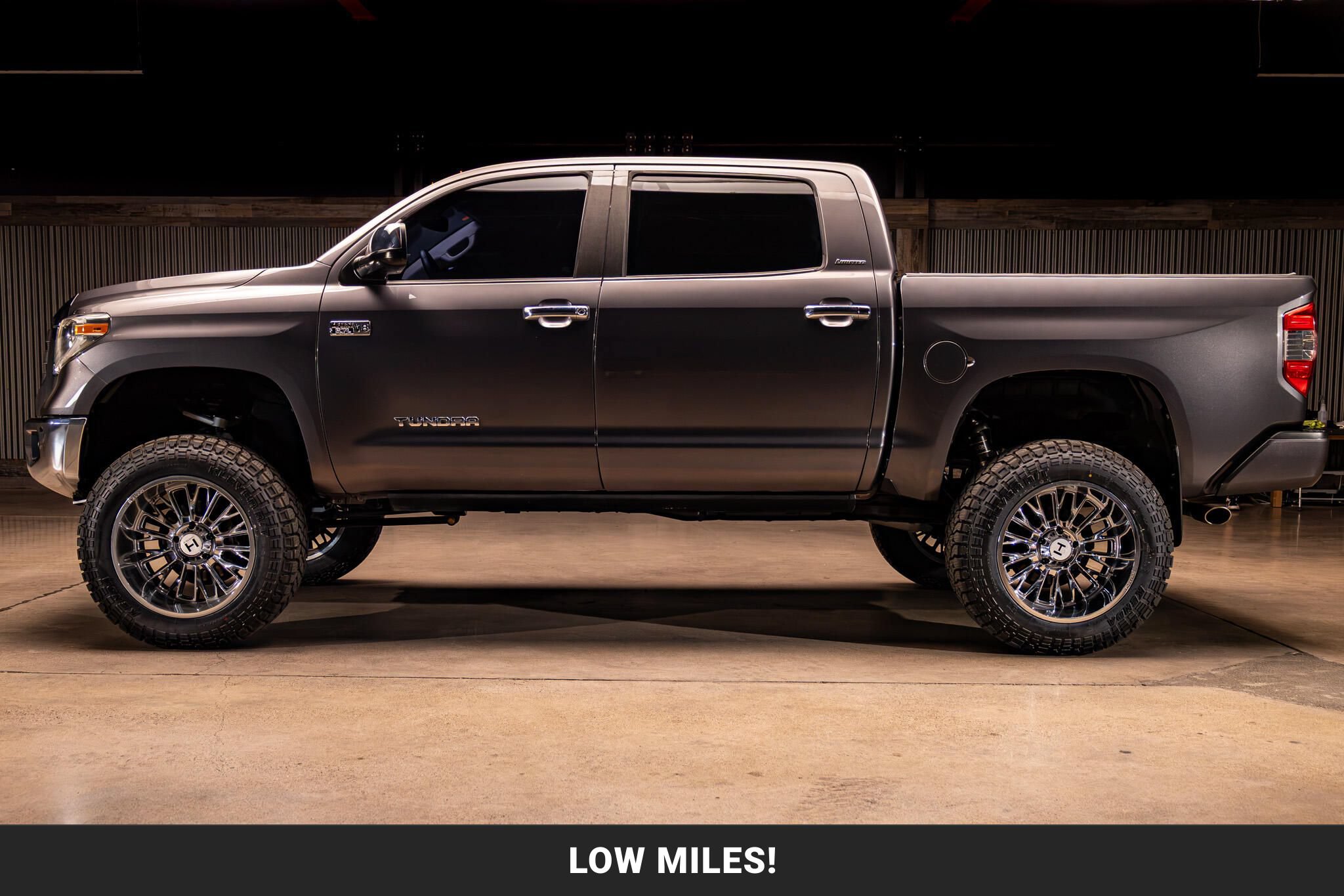 Used 2018 Toyota Tundra Limited w/ Limited Premium Package AWD/4WD image 5
