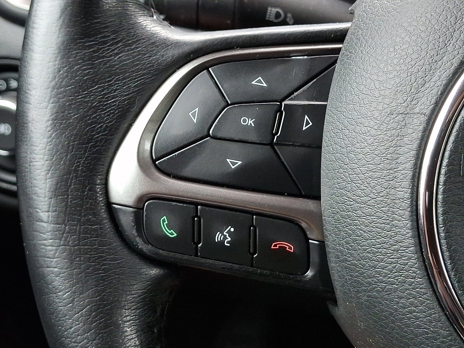 Certified 2019 Jeep Renegade Limited w/ UConnect 8.4 Nav Group AWD/4WD image 23