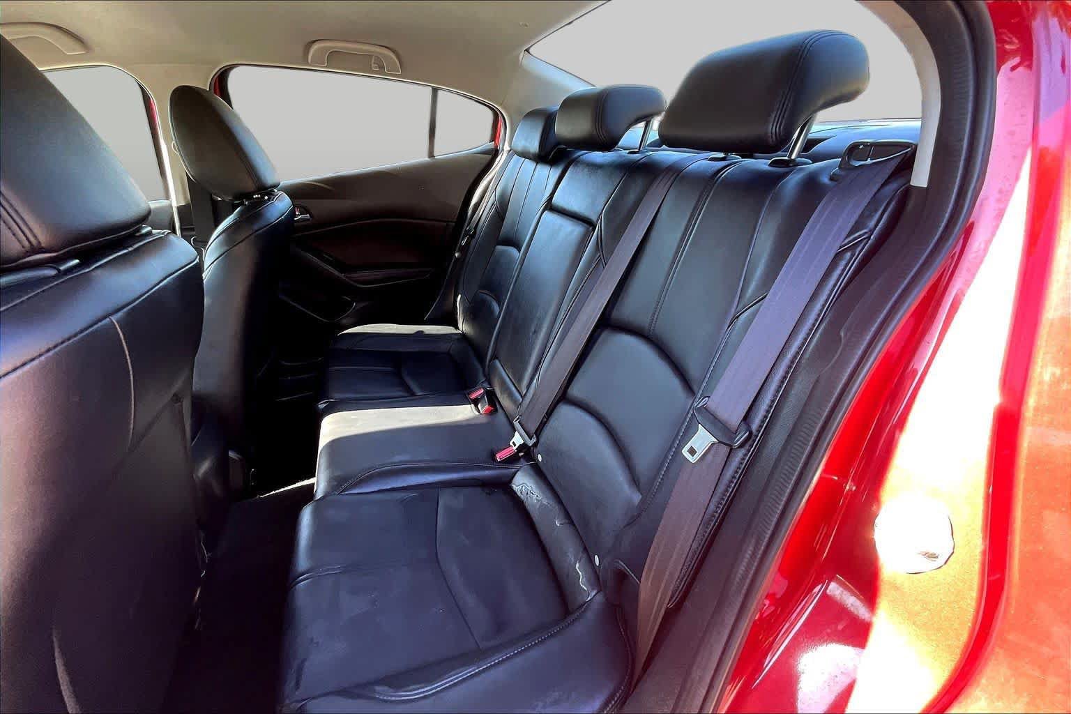 Used 2018 MAZDA MAZDA3 Touring FWD image 19