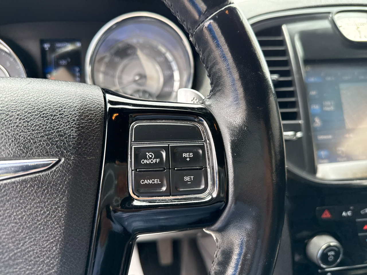 Used 2014 Chrysler 300 S image 17