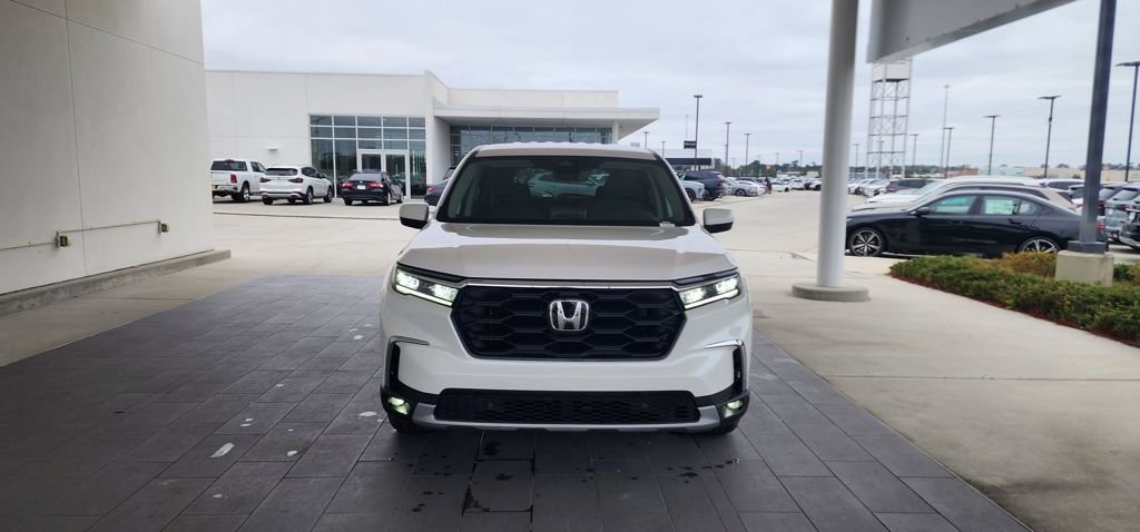 Used 2025 Honda Pilot EX-L image 3